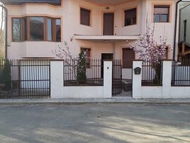 Casa de vânzare 5 camere, în Dumbrăviţa