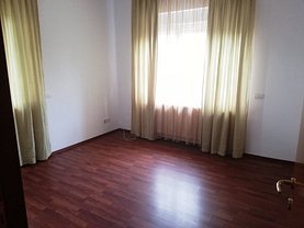 Casa de închiriat 5 camere, în Voluntari, zona Exterior Nord