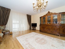 Apartament de vânzare 3 camere, în Bucureşti, zona Decebal