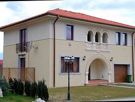 Casa de închiriat 5 camere, în Domneşti