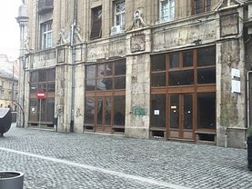 Închiriere spaţiu comercial