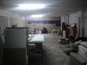 Vânzare spaţiu industrial