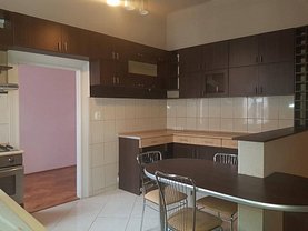 Apartament de vânzare 4 camere, în Oradea, zona Central