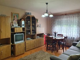 Apartament de vânzare 3 camere, în Oradea, zona Rogerius
