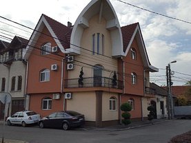 Casa de vânzare 13 camere, în Oradea, zona Rogerius