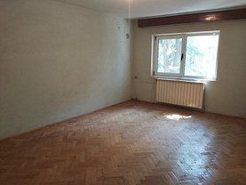 Apartament de vânzare 3 camere în Calarasi, Central