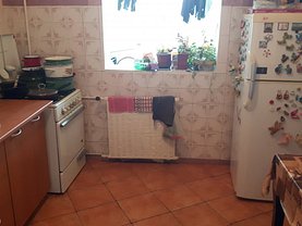 Apartament de vânzare 3 camere, în Bucureşti, zona Basarabia
