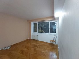 Apartament de vânzare 3 camere, în Bucureşti, zona Iancului