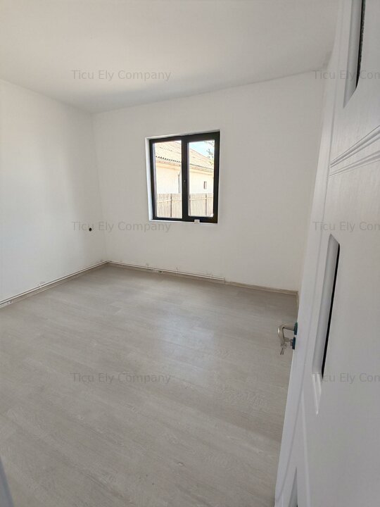 Vindem casa in Navodari