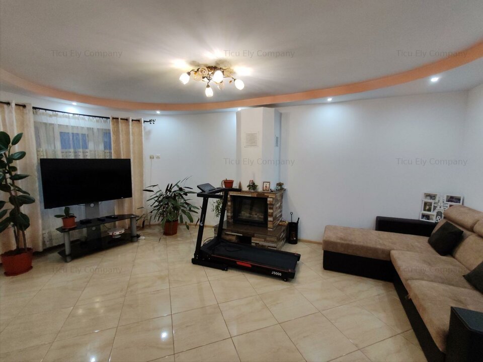 Casa cu mansarda de vanzare in Navodari