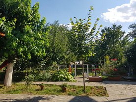 Casa 7 camere în Frumusani