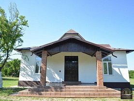 Casa de vânzare 4 camere, în Ghinesti, zona Central