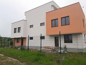Casa de vânzare 12 camere, în Ţegheş
