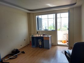 Apartament de vânzare 3 camere, în Bucuresti, zona Pantelimon