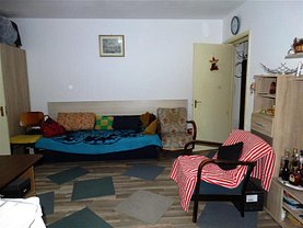 Apartament de vânzare 3 camere, în Bucuresti, zona Pajura
