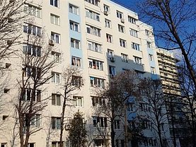Apartament de vânzare 3 camere, în Bucureşti, zona Apărătorii Patriei