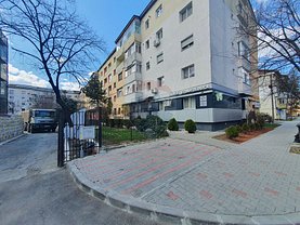Apartament de vânzare 3 camere, în Focşani, zona Ultracentral