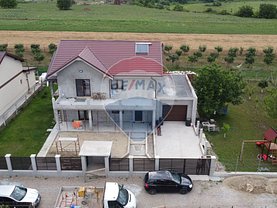 Casa de vânzare 6 camere, în Goleşti