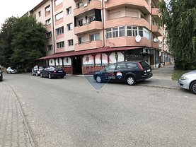 Închiriere spaţiu comercial