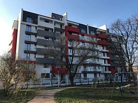 Apartament de închiriat 3 camere, în Galati, zona Bd. Cosbuc
