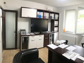 Apartament de închiriat 4 camere, în Galati, zona Micro 18