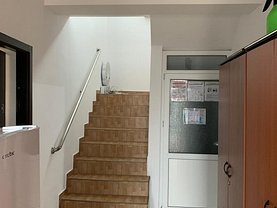 Penthouse de vânzare sau de închiriat 4 camere, în Galati, zona Piata Centrala