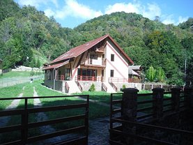 Casa de vânzare 9 camere, în Moneasa