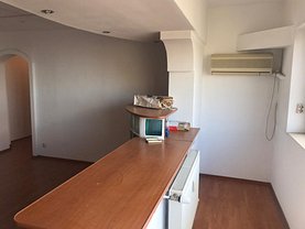 Apartament de vânzare 3 camere, în Bucureşti, zona Iancului