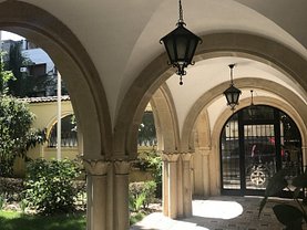 Casa de vânzare sau de închiriat 15 camere, în Bucuresti, zona Gradina Icoanei