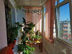 Apartament de vanzare 3 camere, în Constanta, zona Dacia