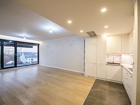 Apartament de vânzare 4 camere, în Bucureşti, zona Herăstrău