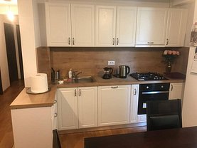 Apartament de vânzare 4 camere, în Otopeni