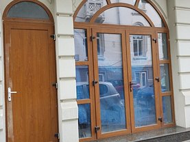 Vânzare spaţiu comercial