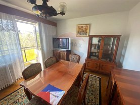 Apartament de vânzare 4 camere, în Cluj-Napoca, zona Mănăştur