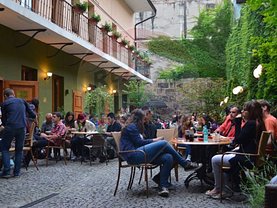 Închiriere spaţiu comercial