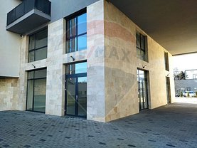 Vânzare spaţiu comercial