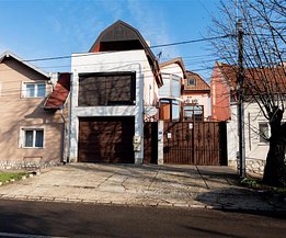 Casa de închiriat 9 camere, în Oradea, zona Nufărul