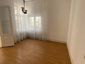 Casa de vânzare 3 camere, în Oradea, zona Central