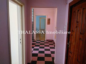 Apartament de vânzare 3 camere, în Galati, zona Micro 17