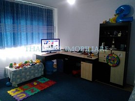 Apartament de vânzare 3 camere, în Galaţi, zona Mazepa 2
