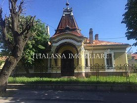 Casa de vânzare 12 camere, în Craiova, zona Ultracentral