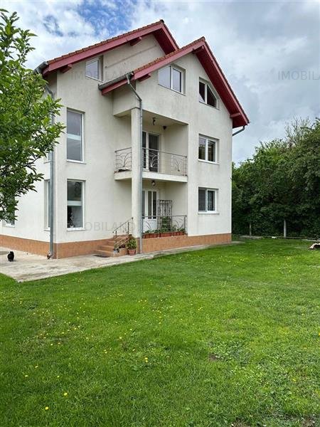 Casa spatioasa 160mp, cu 6 camere si 2150 mp teren