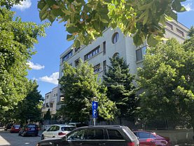 Apartament de vânzare 4 camere, în Bucureşti, zona Aviatorilor