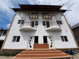 Casa de vânzare 18 camere, în Arefu