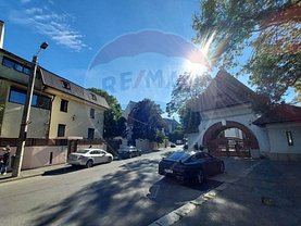 Apartament de vânzare 3 camere, în Bucureşti, zona Cotroceni