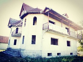 Casa de vânzare 7 camere, în Cenei
