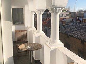 Apartament de vânzare 3 camere, în Bucuresti, zona Dacia