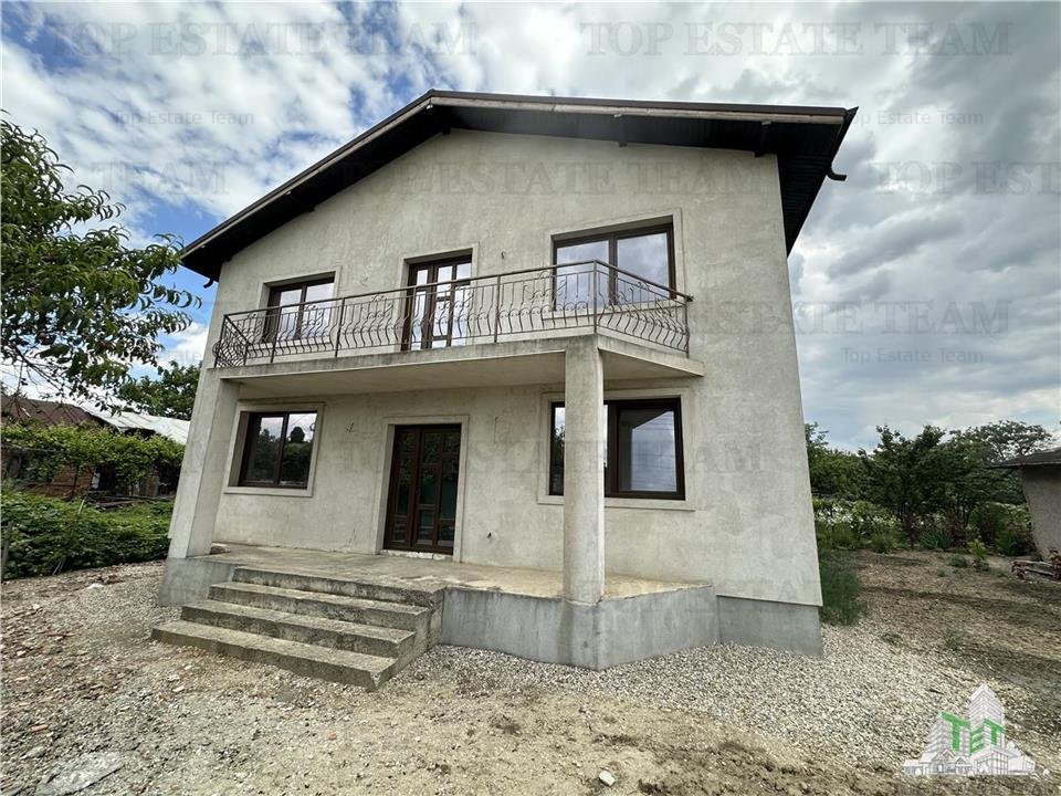 Vila 6 camere si mansarda, 400 mp teren, cu toate utilitatile, zona linistita, c