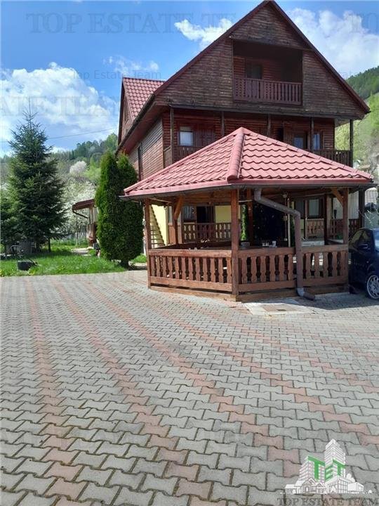 Casa de vanzare 8 camere - Moieciu de jos