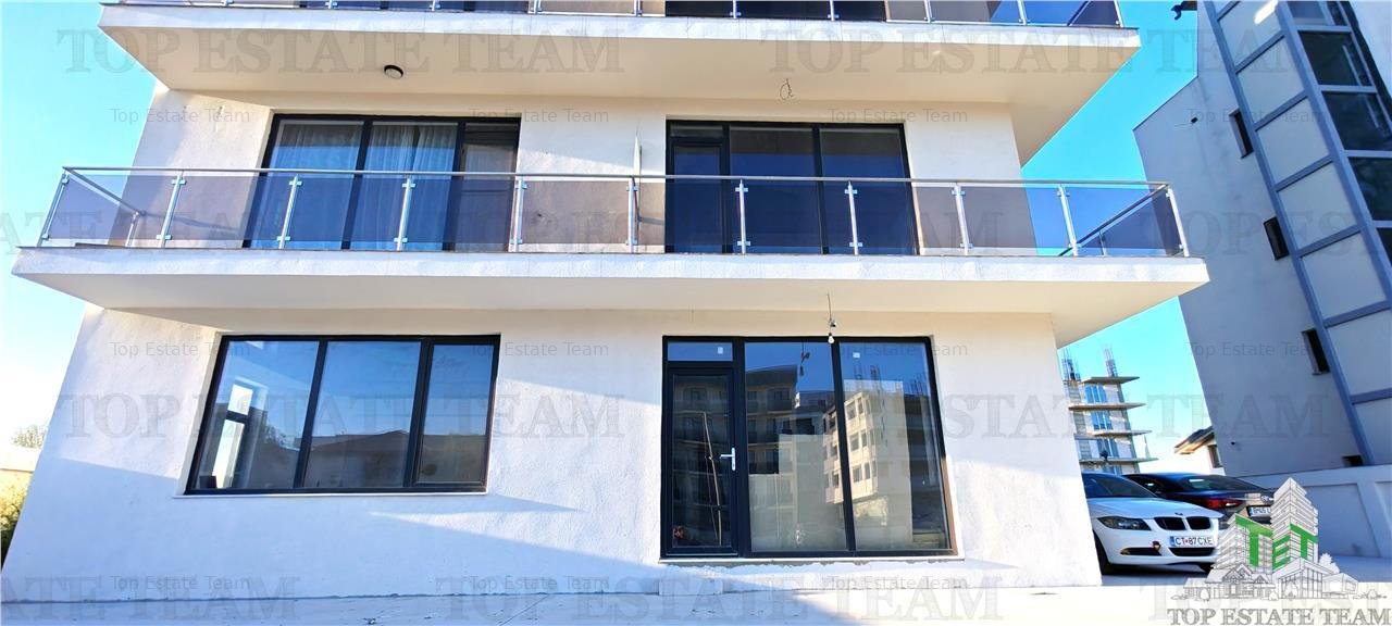 Spatiu comercial 45mp, parter bloc la 80m de plaja, zona de trafic intens, incal